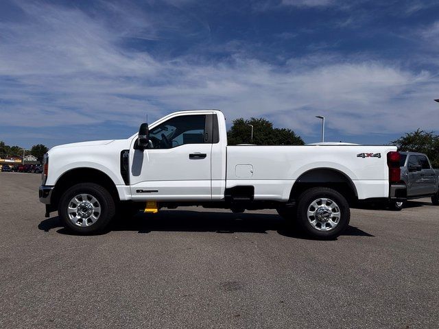 2023 Ford F-350 XLT