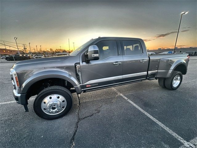 2023 Ford F-450 Lariat