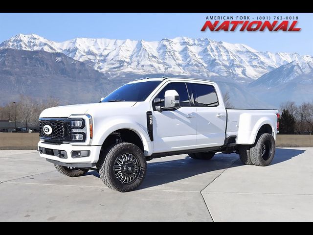 2023 Ford F-450 Lariat