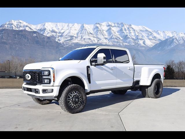 2023 Ford F-450 Lariat