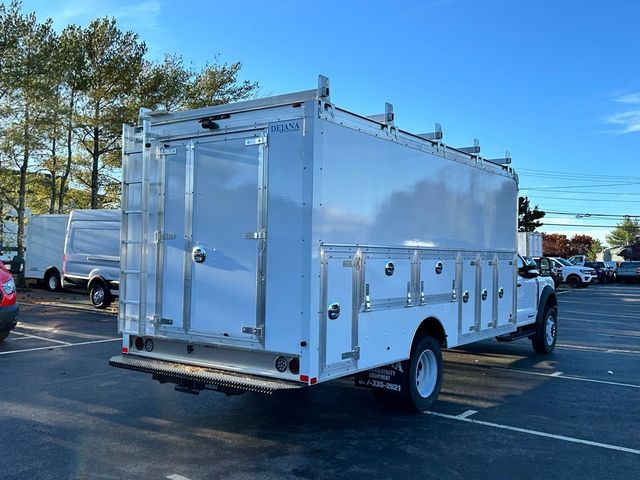 2023 Ford F-600 