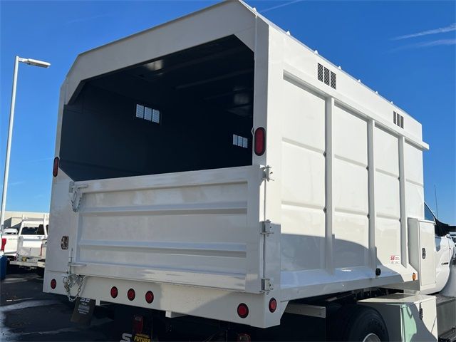 2023 Ford F-650 Base