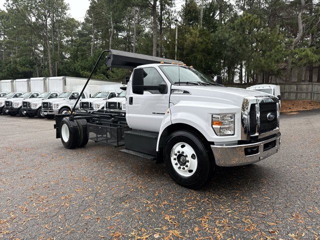 2023 Ford F-650 Base