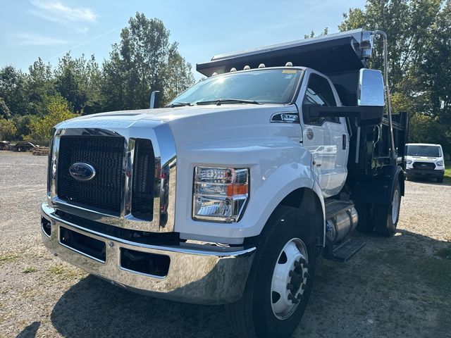 2023 Ford F-750 Base