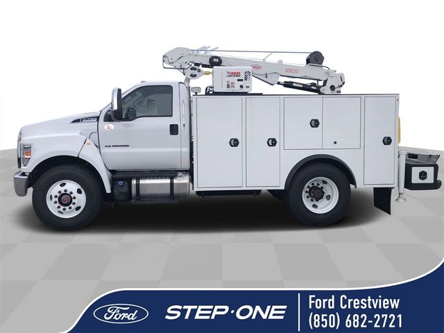 2023 Ford F-750 Base