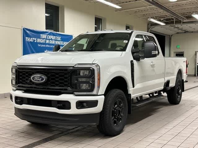 2023 Ford F-350 XLT