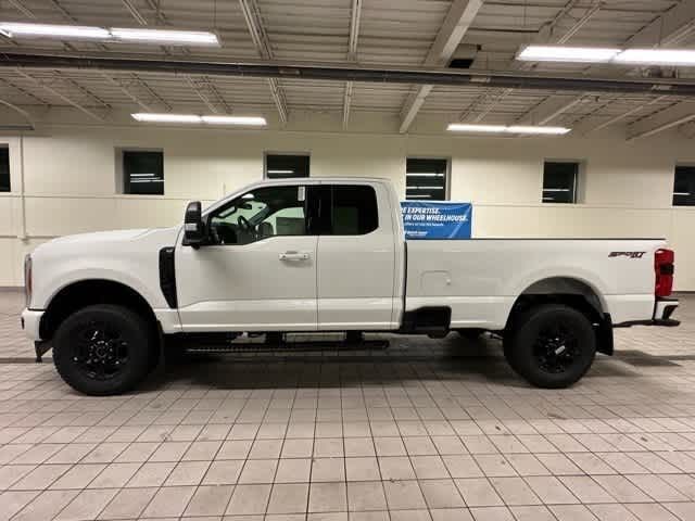 2023 Ford F-350 XLT