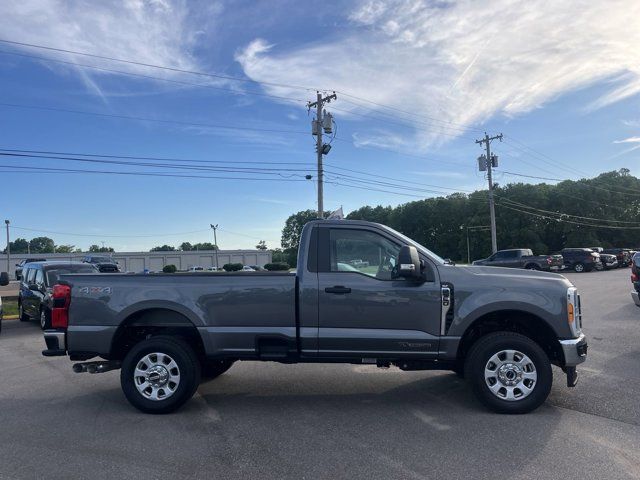 2023 Ford F-350 XLT