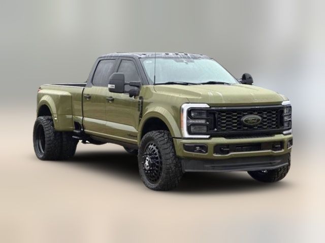 2023 Ford F-450 Platinum