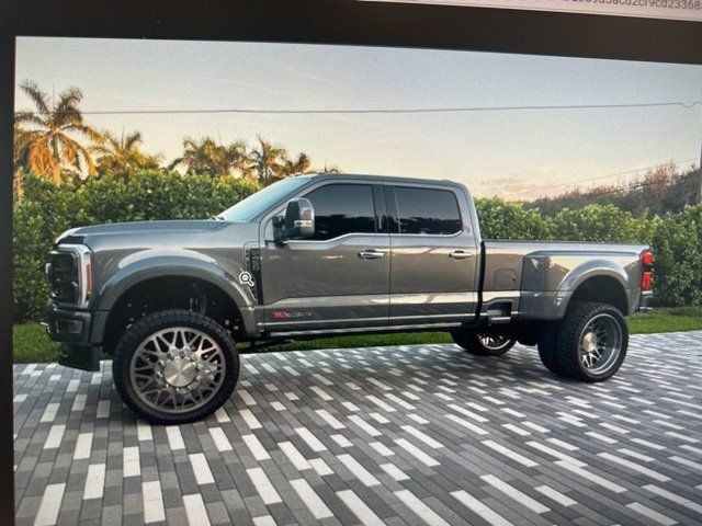 2023 Ford F-450 Platinum