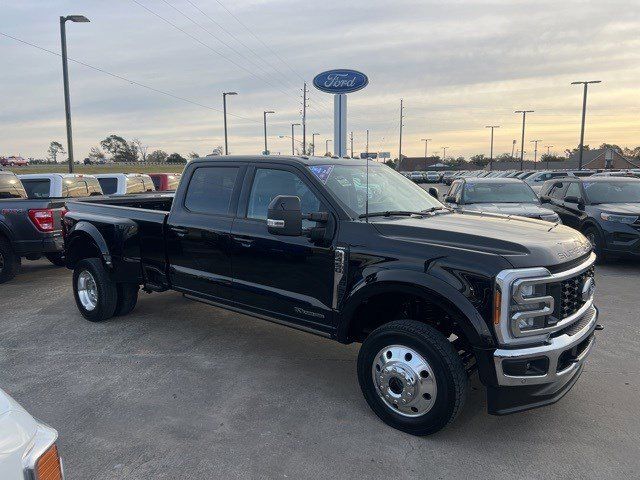 2023 Ford F-450 Lariat