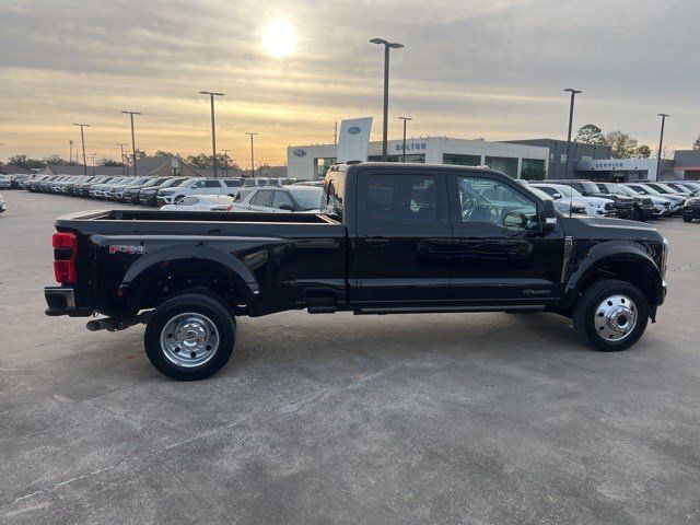 2023 Ford F-450 Lariat