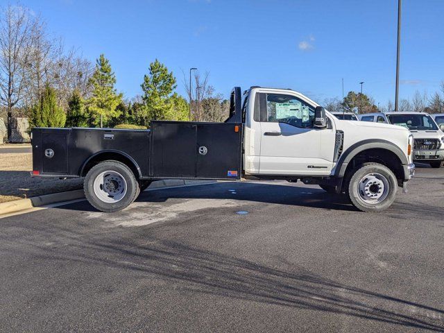 2023 Ford F-600 