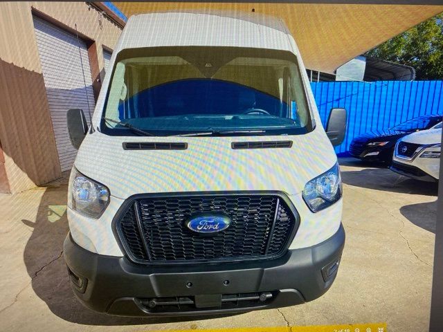 2023 Ford Transit Base