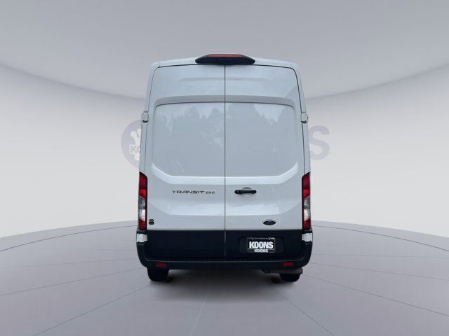 2023 Ford Transit Base