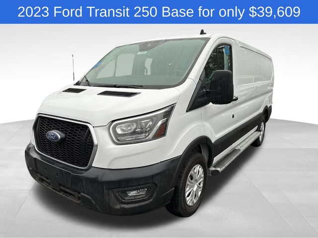 2023 Ford Transit Base