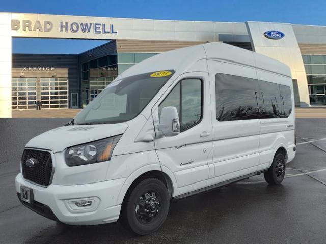 2023 Ford Transit Base