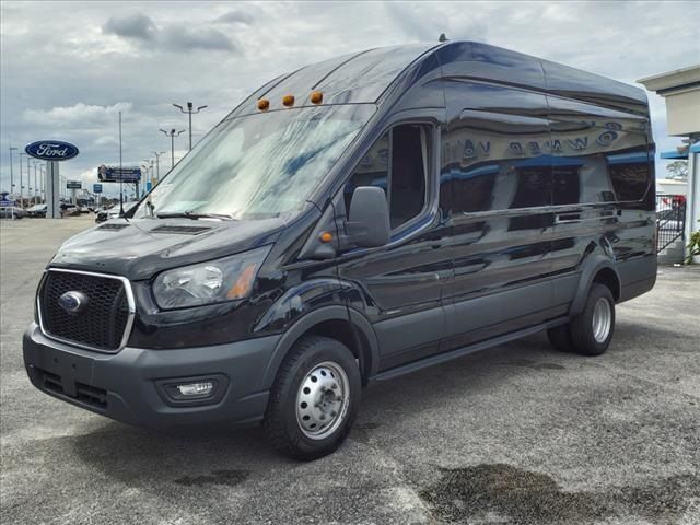 2023 Ford Transit Base