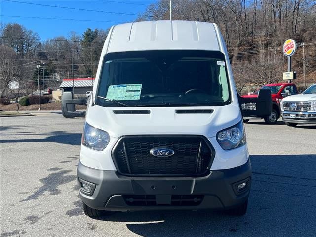 2023 Ford Transit Base