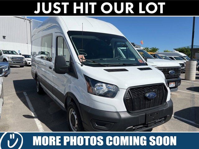 2023 Ford Transit Base