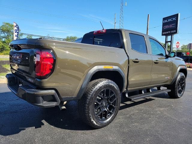 2023 GMC Canyon 4WD AT4