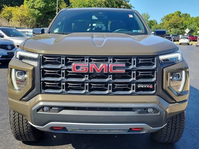 2023 GMC Canyon 4WD AT4