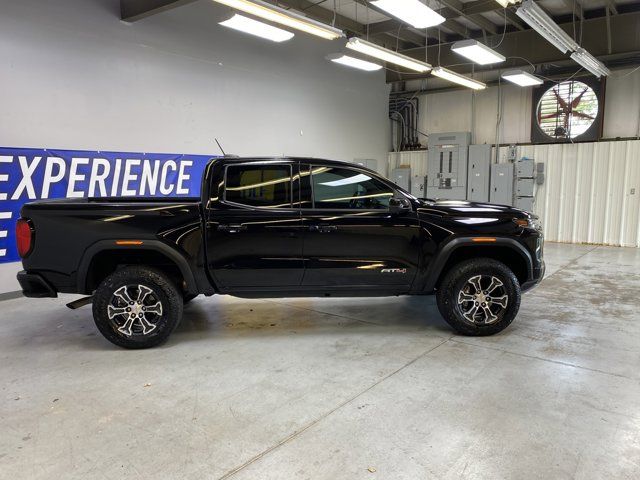 2023 GMC Canyon 4WD AT4