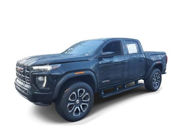 2023 GMC Canyon 4WD AT4