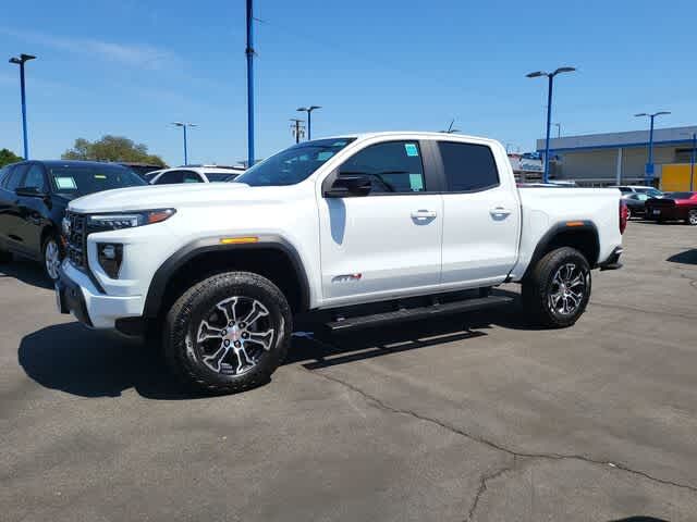 2023 GMC Canyon 4WD AT4