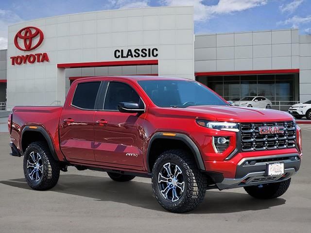 2023 GMC Canyon 4WD AT4