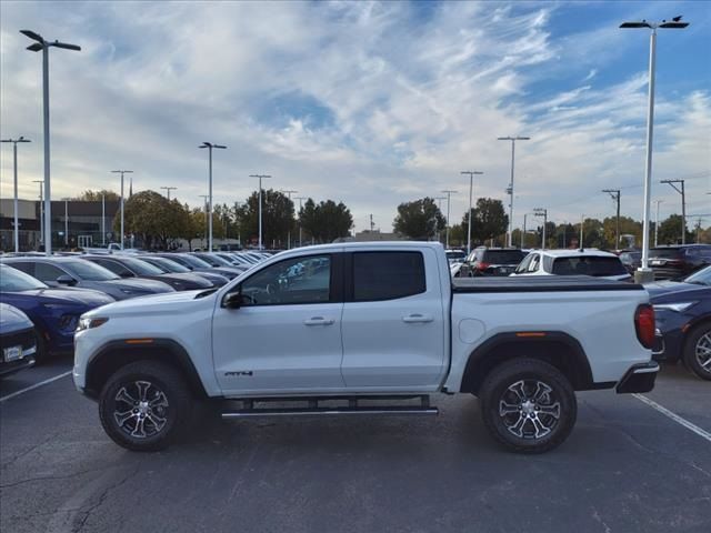 2023 GMC Canyon 4WD AT4