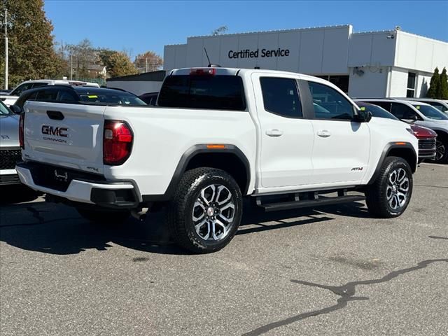 2023 GMC Canyon 4WD AT4