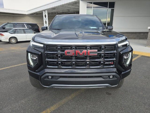 2023 GMC Canyon 4WD AT4