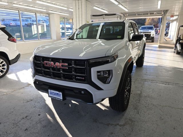 2023 GMC Canyon 4WD AT4