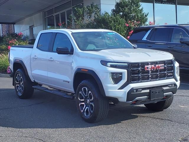 2023 GMC Canyon 4WD AT4