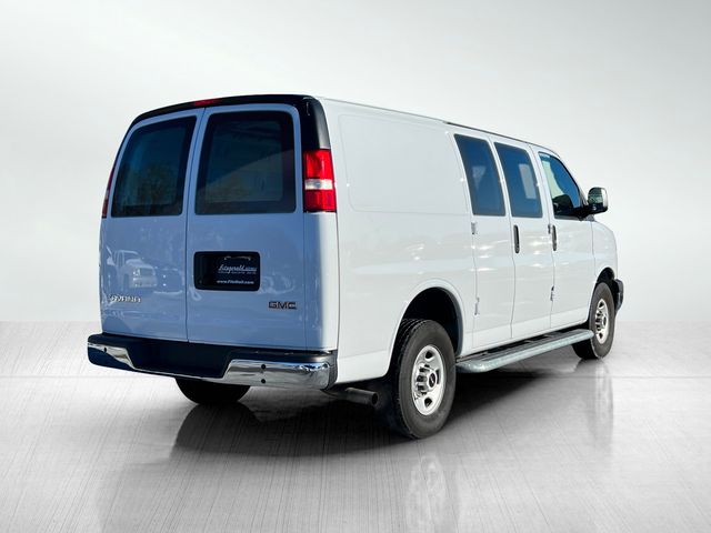 2023 GMC Savana Base