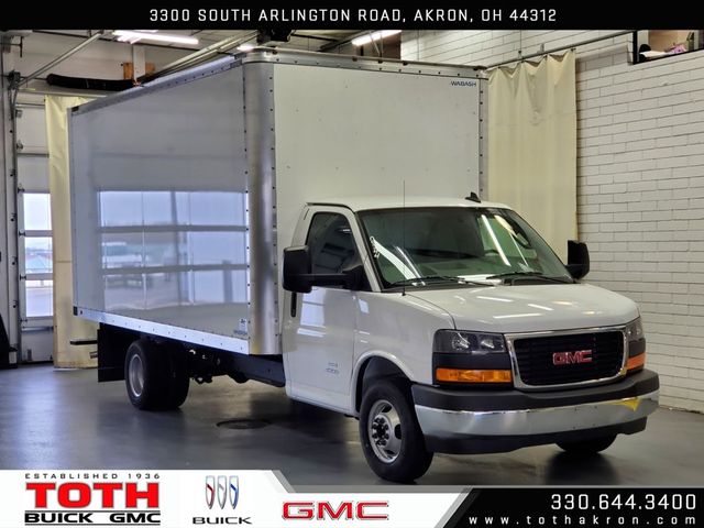 2023 GMC Savana Base