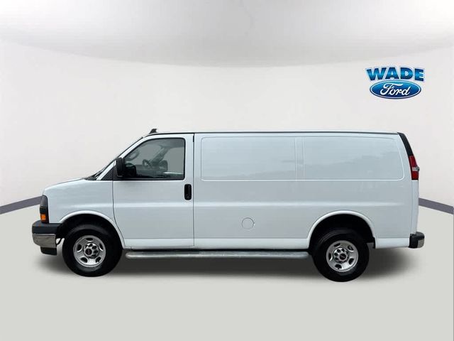 2023 GMC Savana Base