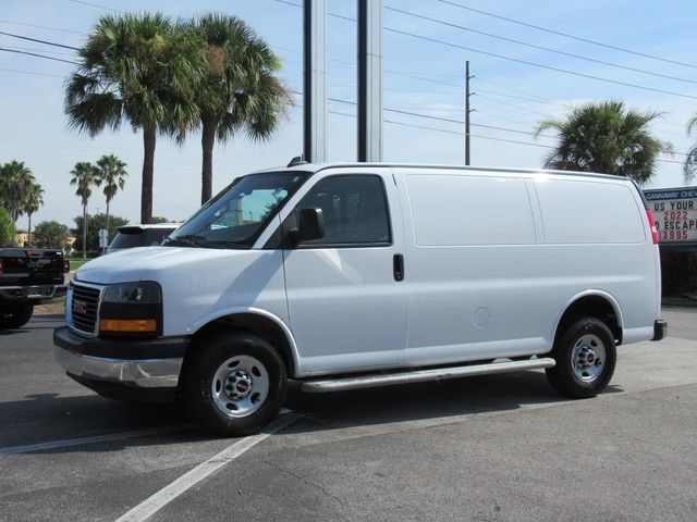 2023 GMC Savana Base
