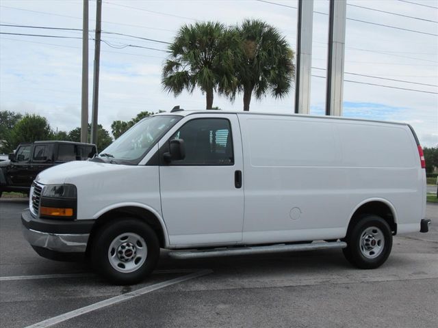2023 GMC Savana Base
