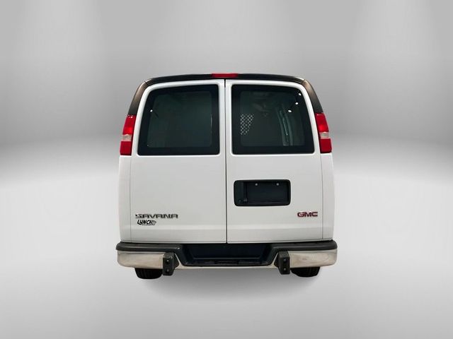 2023 GMC Savana Base