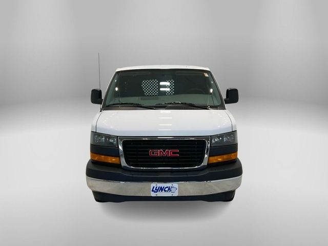 2023 GMC Savana Base