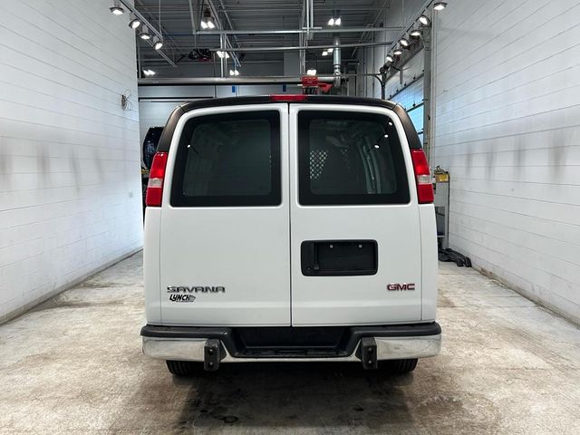 2023 GMC Savana Base