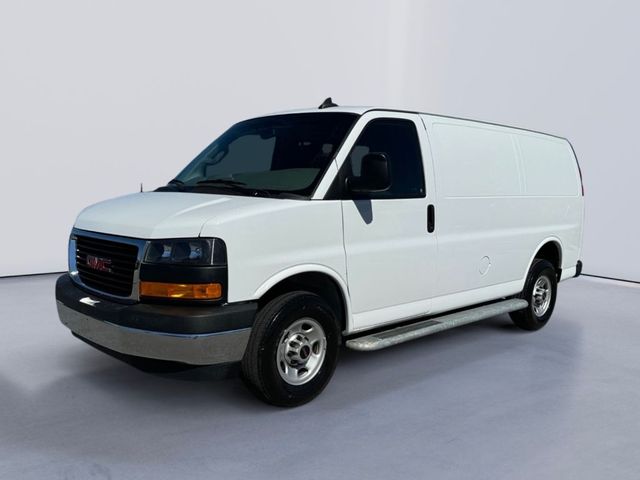 2023 GMC Savana Base