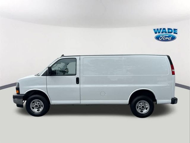 2023 GMC Savana Base
