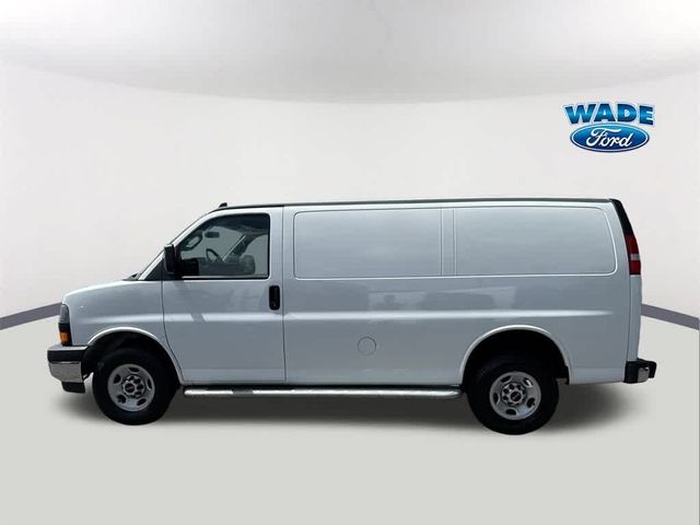 2023 GMC Savana Base