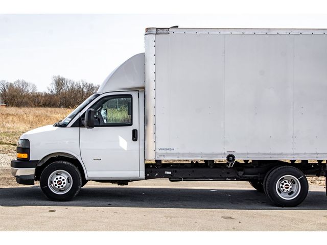 2023 GMC Savana Base