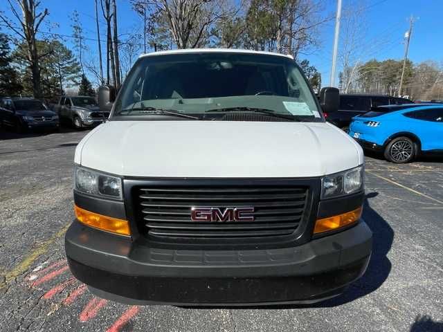 2023 GMC Savana Base