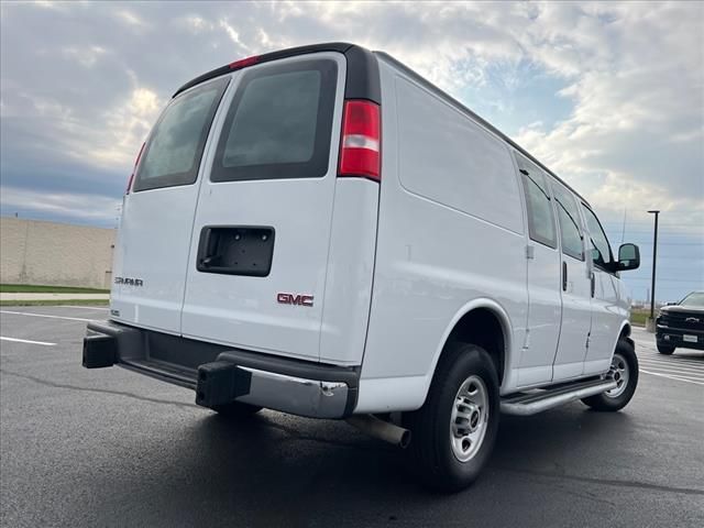 2023 GMC Savana Base