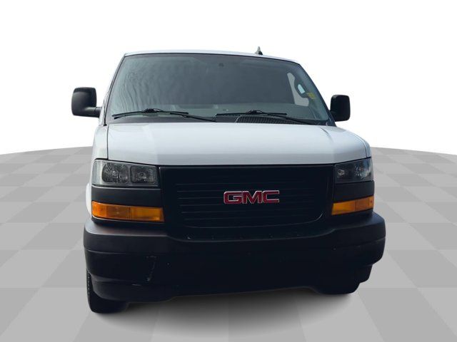 2023 GMC Savana Base